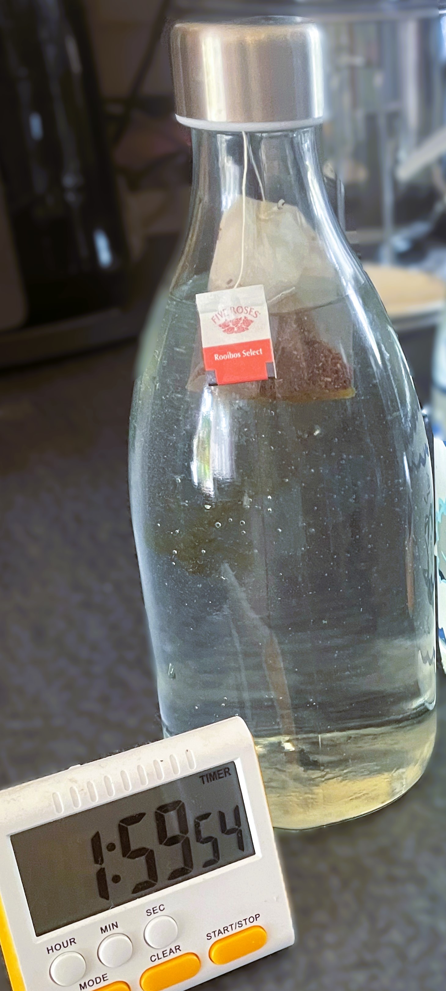 Apple and Rooibas Iced Tea Step 1 Rooibos and Apple Iced Tea Start Brewing